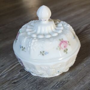 WESTMORELAND Vintage Milk Glass Panel Grape Puff W/ Lid-Roses & Bows